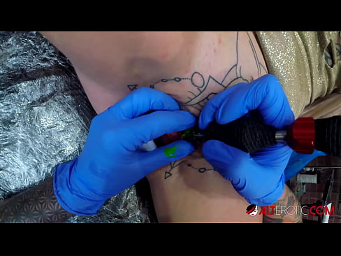 ❤️ Itin tatuiruota karšta Sully Savage gavo tatuiruotę ant savo klitorio ❤ Seks video prie lt.sexycamse.top